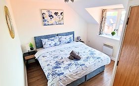 Luxury Spacious Apartment- Sleeps 4 Loughborough